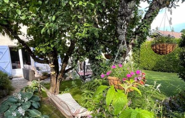 Demeure de charme à Ornex rénovée et très bien placée