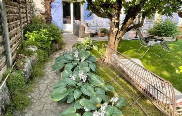 Demeure de charme à Ornex rénovée et très bien placée