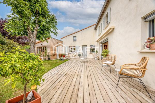 MAISON ANCIENNE PLEINE DE CHARME 5 CHAMBRES JARDIN DÉPENDANCES