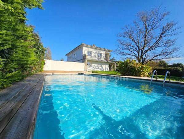 Maison avec 2 logements un au RDC et un à l'étage pour un ensemble de 240 m² ARVERT (17)