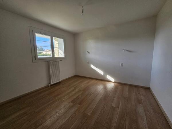 Maison avec 2 logements un au RDC et un à l'étage pour un ensemble de 240 m² ARVERT (17)