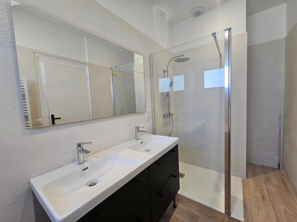 Maison avec 2 logements un au RDC et un à l'étage pour un ensemble de 240 m² ARVERT (17)