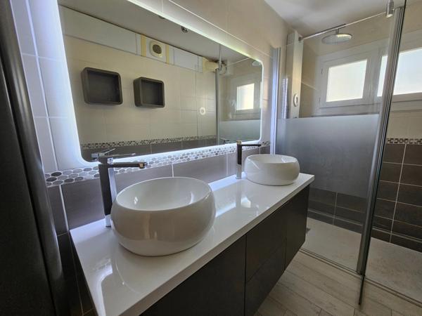 Maison avec 2 logements un au RDC et un à l'étage pour un ensemble de 240 m² ARVERT (17)