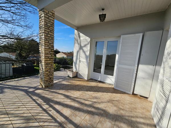 Maison avec 2 logements un au RDC et un à l'étage pour un ensemble de 240 m² ARVERT (17)