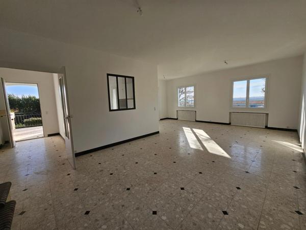 Maison avec 2 logements un au RDC et un à l'étage pour un ensemble de 240 m² ARVERT (17)