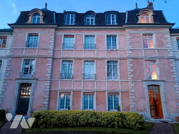 À VENDRE – Château Montplaisir – Résidence privée et sécurisée.
