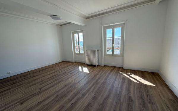 Appartement à louer    1 pièce • 32 m2 Pommeuse