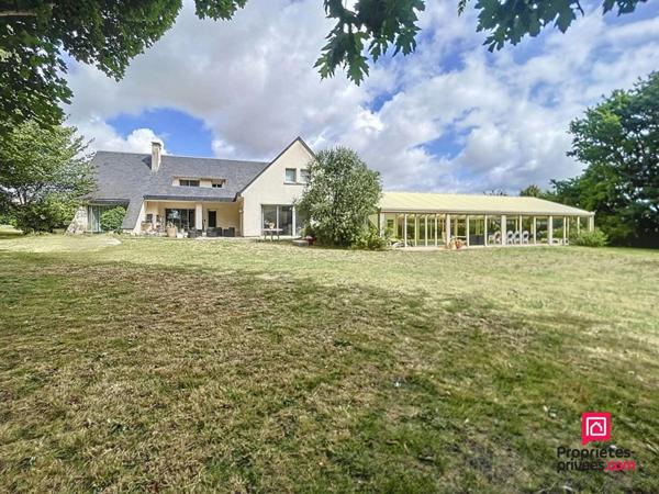 Maison d'architecte  de 280 m2 à Mamers avec piscine intérieure