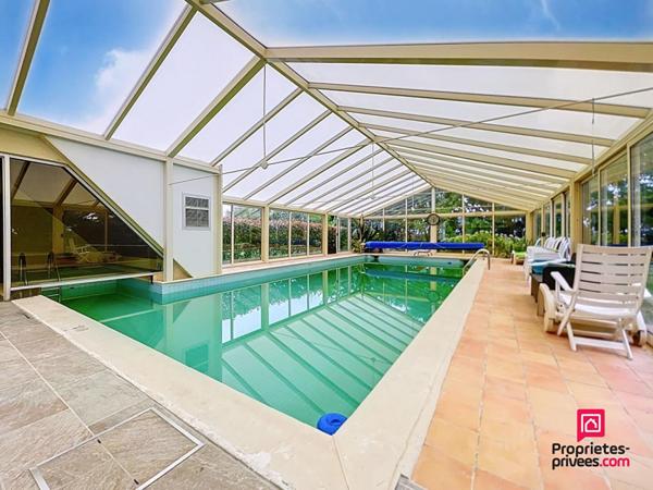 Maison d'architecte  de 280 m2 à Mamers avec piscine intérieure