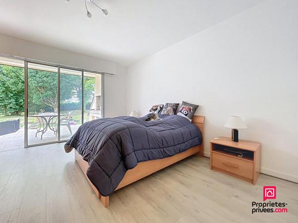 Maison d'architecte  de 280 m2 à Mamers avec piscine intérieure