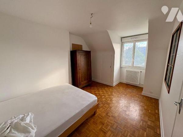 PACE Centre-Bourg - Emplacement idéal à proximité immédiate des commerces et commodités
Sur un...