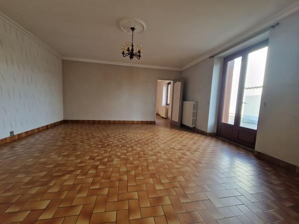 centre de Changé 2ch a renover avec garages