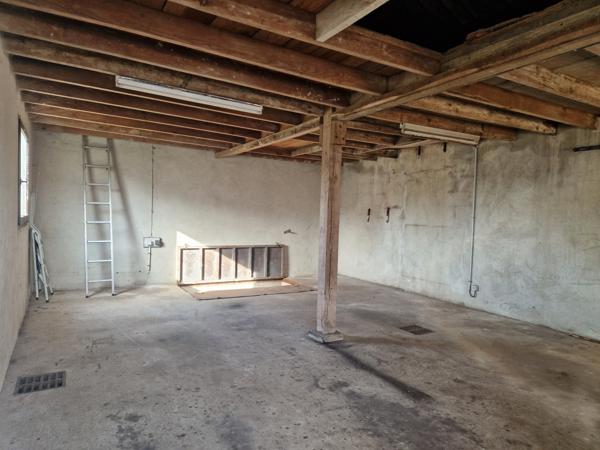 centre de Changé 2ch a renover avec garages