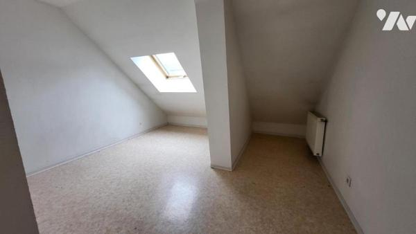 PIERREFONTAINE LES BLAMONT, un appartement sous combles, quatre pièces