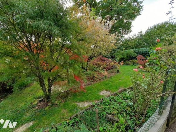 LOUGRES maison construction traditionnelle atypique sur 10a 56ca