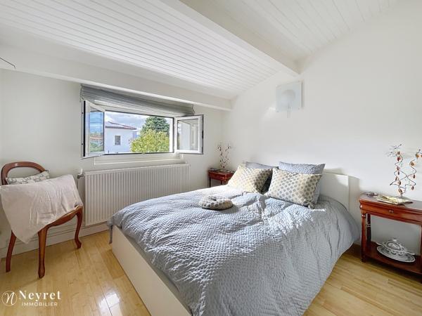 RARE - CHARLY - Maison familiale 5 Chambres de 175 m² avec piscine et pool house – secteur résidentiel