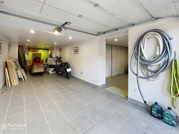 RARE - CHARLY - Maison familiale 5 Chambres de 175 m² avec piscine et pool house – secteur résidentiel