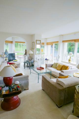 Villa anglo-normande d’exception avec vue mer, proche de Deauville.