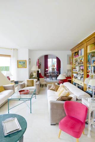 Villa anglo-normande d’exception avec vue mer, proche de Deauville.