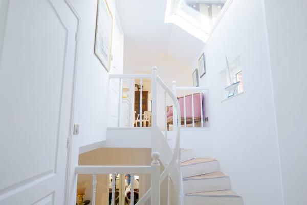 Villa anglo-normande d’exception avec vue mer, proche de Deauville.