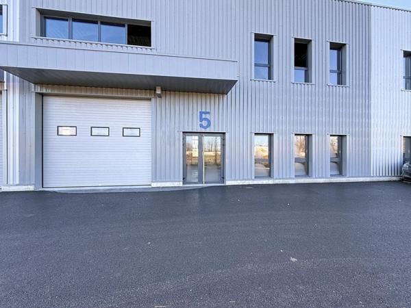 Location Local commercial 1 pièces 286 m2 à Bourgoin-Jallieu