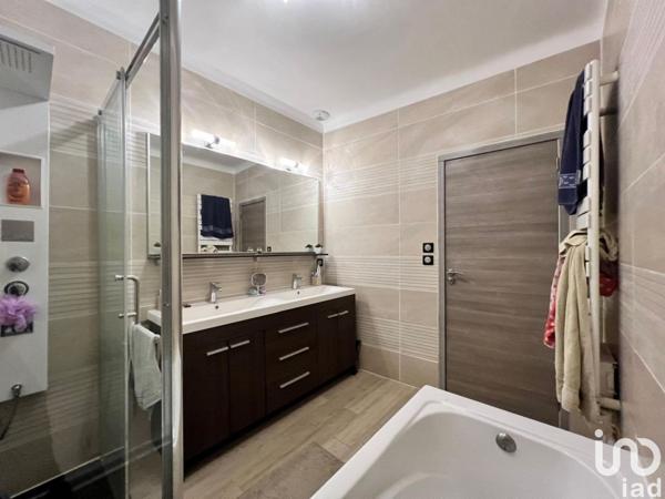 Maison 4 pièces de 137 m² à Générac (30510)