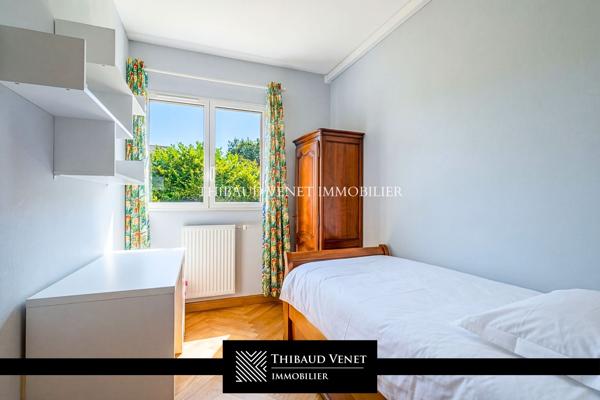 Villa à vendre, 8 pièces - Bourg-en-Bresse 01000