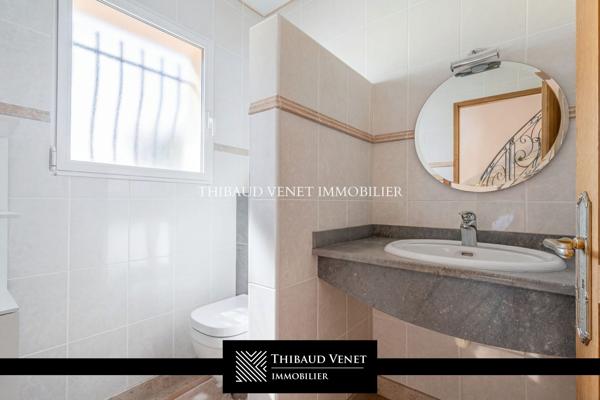 Villa à vendre, 8 pièces - Bourg-en-Bresse 01000
