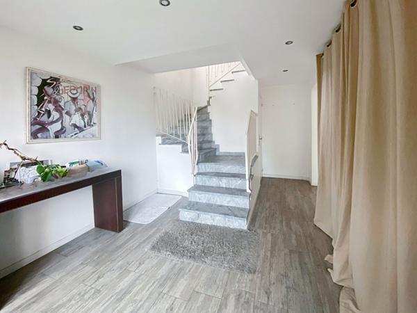 Maison Eragny - 5 chambres (160 m2 env) - proche gare