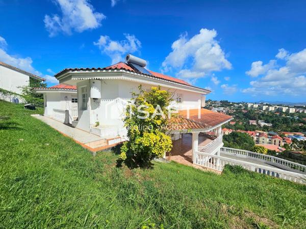 Maison d’exception de 459m2 avec vue panoramique – Fort-de-France, quartier Montgérald