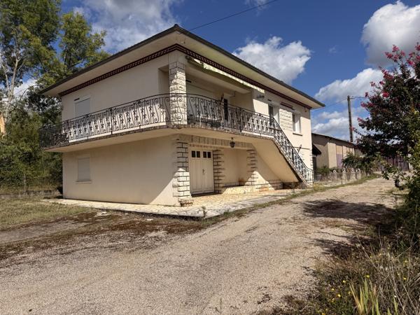 Maison familiale avec dépendances, piscine et terrain