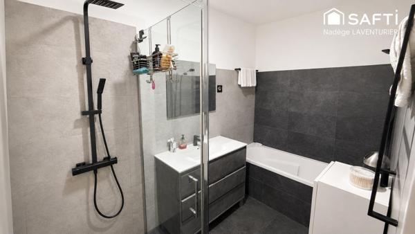 AJACCIO - F3 rénové de 74m² avec parking et cave