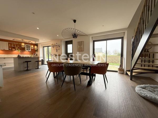 REGUINY - Jolie propriété des années 50 à vendre, 3 chambres, garage et 810 m² de jardin