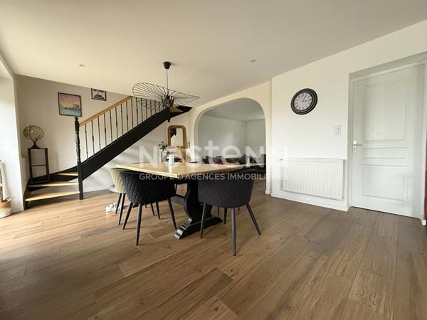 REGUINY - Jolie propriété des années 50 à vendre, 3 chambres, garage et 810 m² de jardin