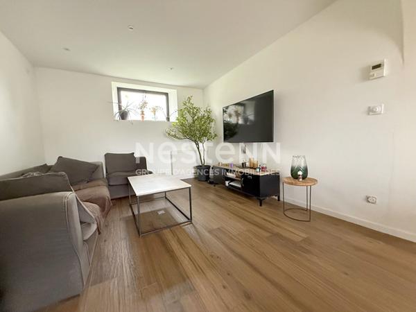 REGUINY - Jolie propriété des années 50 à vendre, 3 chambres, garage et 810 m² de jardin