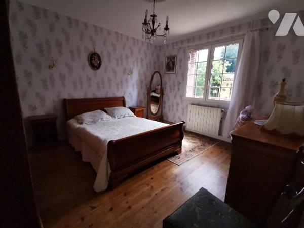 A visiter sans tarder!
Charmante maison familiale située dans le bourg de Aubigné Racan de env...