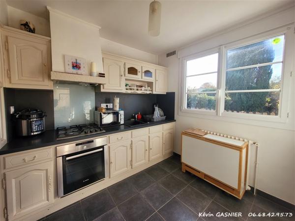 L'ISLE D'ESPAGNAC (16340) : Maison de 82m2 avec jardin clos et garage