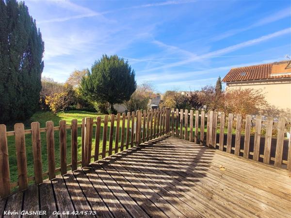 L'ISLE D'ESPAGNAC (16340) : Maison de 82m2 avec jardin clos et garage