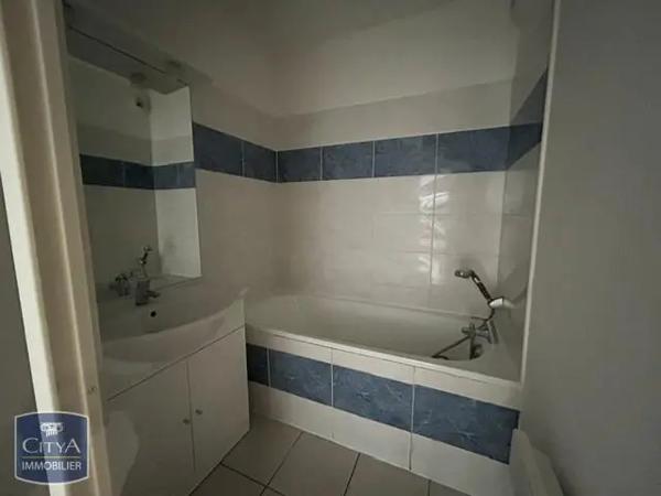 Appartement à louer 3 pièces 54.87m² Nîmes (30000)
