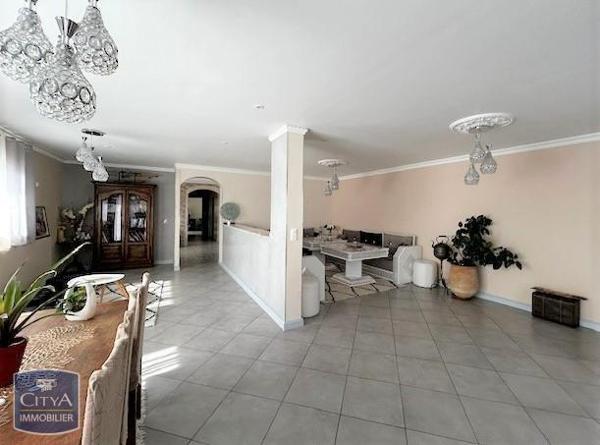 Vente maison 9 pièces de 250m²
