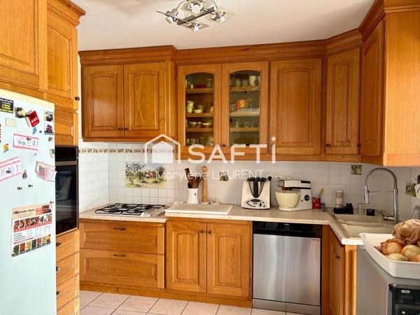 4 chambres ;cadre champêtre , piscine, double garage