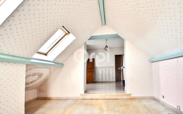 Maison à vendre    5 pièces • 181 m2 Oloron-Sainte-Marie