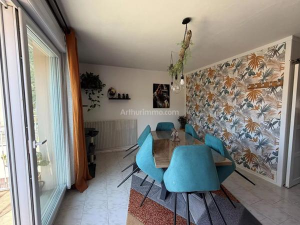 Vente                                                      Appartement
                        
                     5 pièces                      71 m2                     à Digne-les-Bains