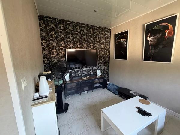 Vente                                                      Appartement
                        
                     5 pièces                      71 m2                     à Digne-les-Bains