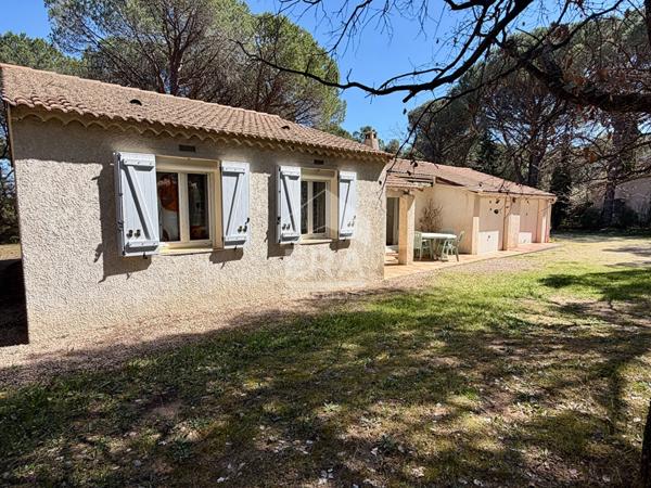 Maison 4 pièces à vendre à Vidauban - Terrain de 2500 m²