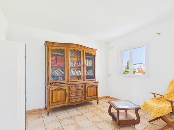 BANDOL – Villa familiale de 153 m² avec 3 chambres, appartement T2 indépendant et grand garage