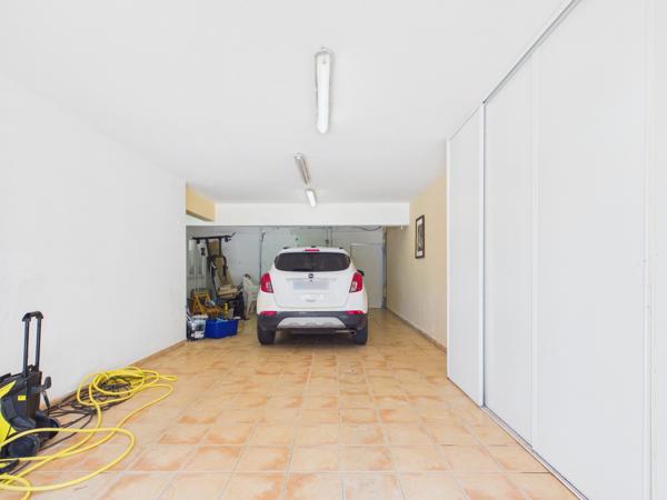 BANDOL – Villa familiale de 153 m² avec 3 chambres, appartement T2 indépendant et grand garage