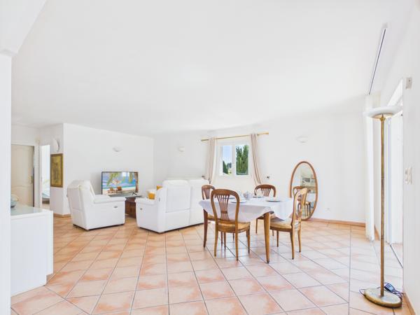 BANDOL – Villa familiale de 153 m² avec 3 chambres, appartement T2 indépendant et grand garage