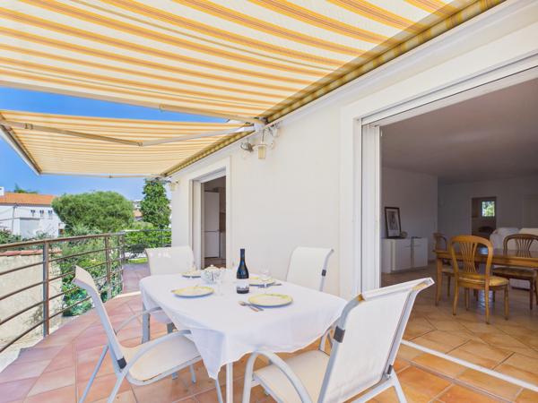 BANDOL – Villa familiale de 153 m² avec 3 chambres, appartement T2 indépendant et grand garage