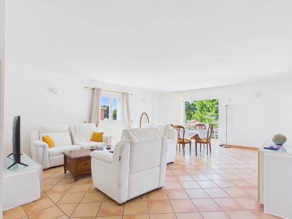 BANDOL – Villa familiale de 153 m² avec 3 chambres, appartement T2 indépendant et grand garage